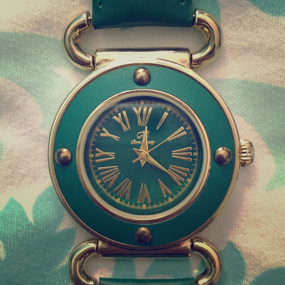 NWOT luxurious dark green and gold watch